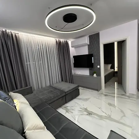 Apartment Center Park *