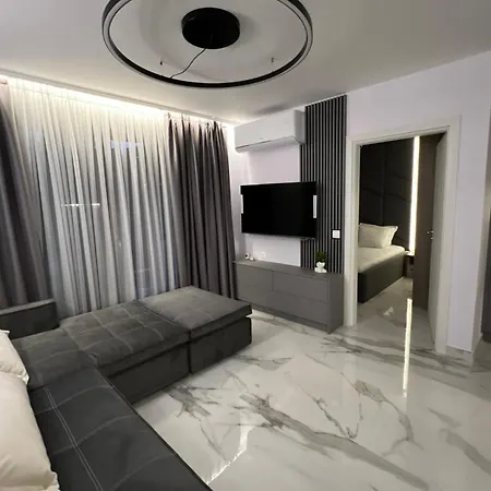 Apartment Center Park