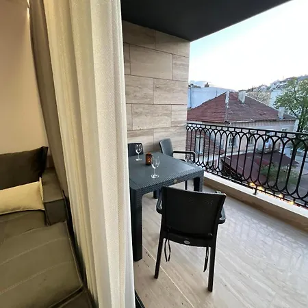 Apartment Center Park